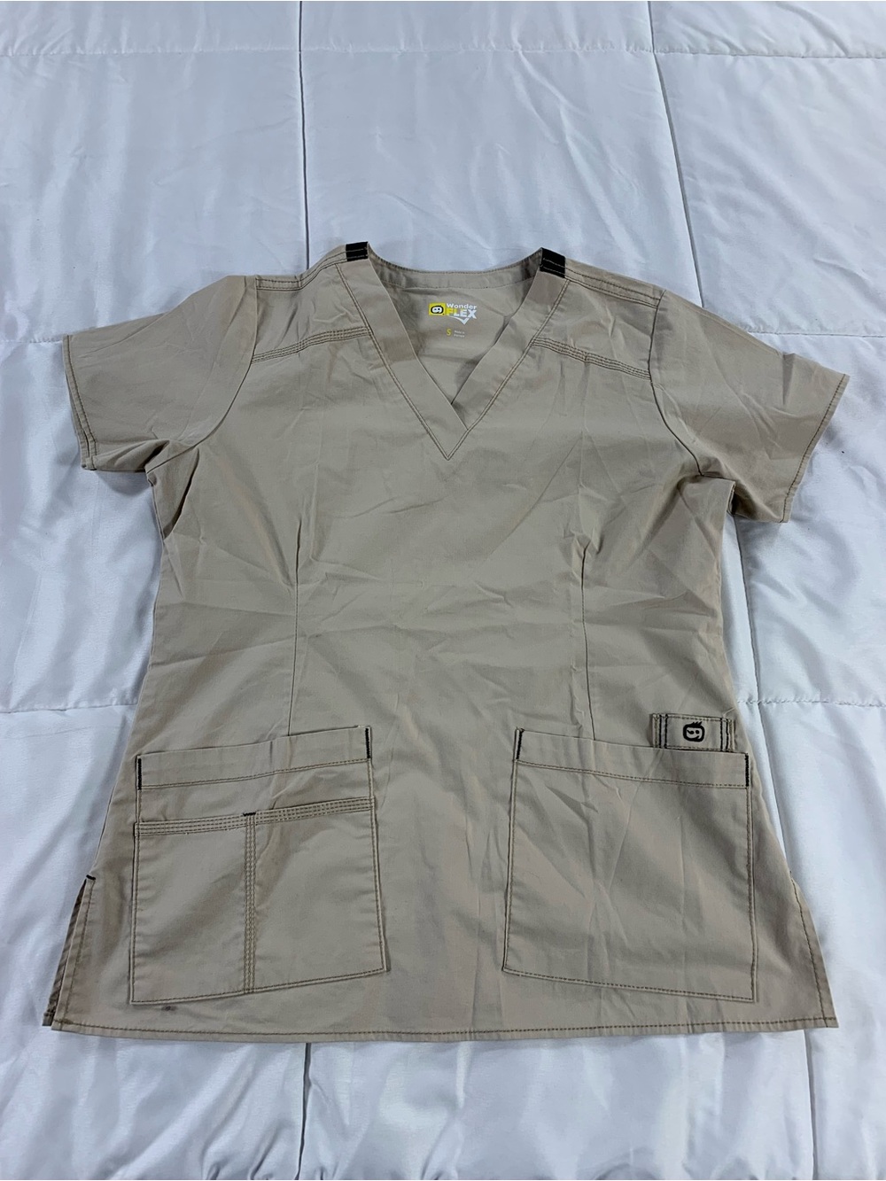 Pre loved WONDER FLEX scrub top womens size S